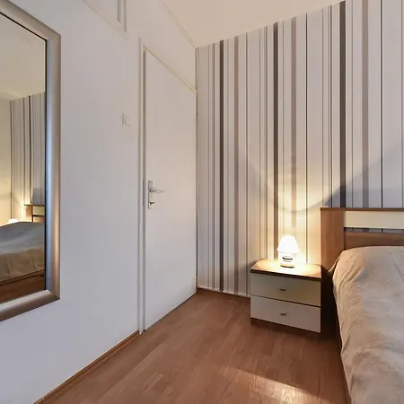 Purple Summer דירה זאדאר